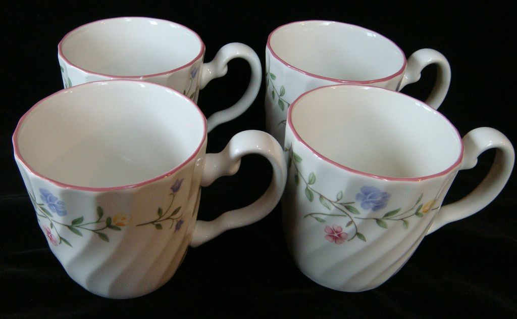 4 Johnson Brothers Summer Chintz earthenware china coffee tea or hot chocolate mugs 4 Johnson Brothers Summer Chintz earthenware china coffee tea or hot chocolate mugs