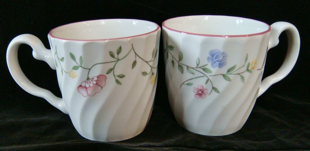 4 Johnson Brothers Summer Chintz earthenware china coffee tea or hot chocolate mugs 4 Johnson Brothers Summer Chintz earthenware china coffee tea or hot chocolate mugs