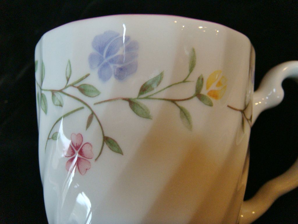 4 Johnson Brothers Summer Chintz earthenware china coffee tea or hot chocolate mugs 4 Johnson Brothers Summer Chintz earthenware china coffee tea or hot chocolate mugs