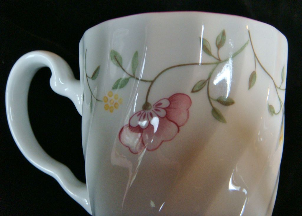 4 Johnson Brothers Summer Chintz earthenware china coffee tea or hot chocolate mugs 4 Johnson Brothers Summer Chintz earthenware china coffee tea or hot chocolate mugs