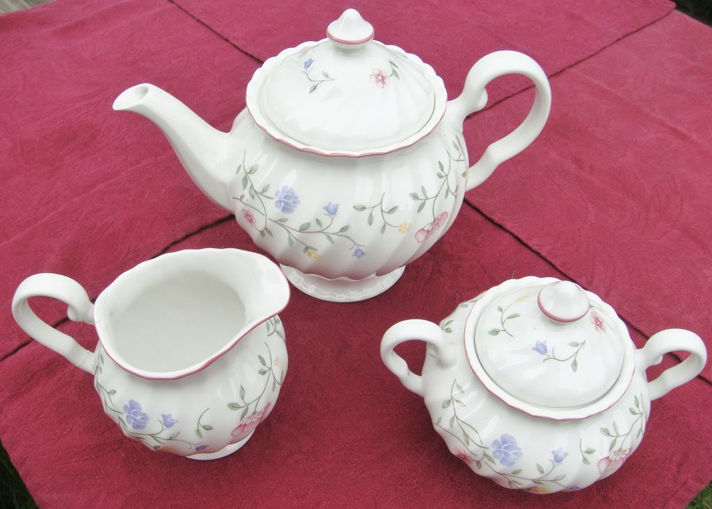 Johnson Brothers' Summer Chintz teapot, creamer & sugar Johnson Brothers' Summer Chintz teapot, creamer & sugar