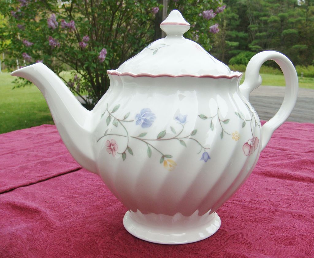 Johnson Brothers' Summer Chintz teapot, creamer & sugar Johnson Brothers' Summer Chintz teapot, creamer & sugar