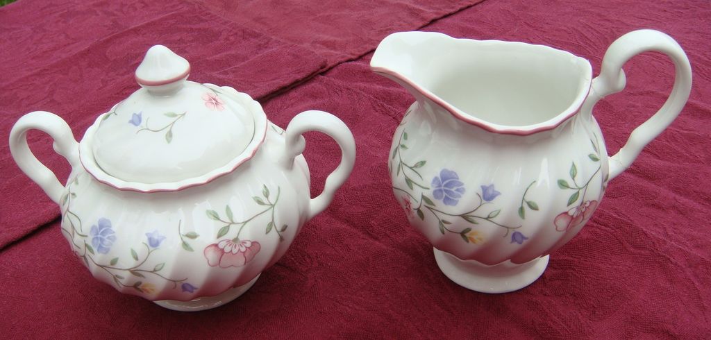 Johnson Brothers' Summer Chintz teapot, creamer & sugar Johnson Brothers' Summer Chintz teapot, creamer & sugar