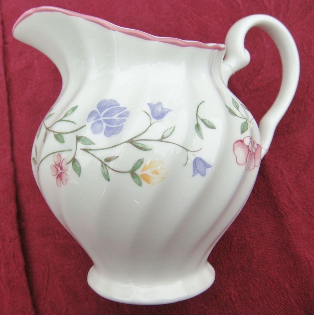Johnson Brothers' Summer Chintz teapot, creamer & sugar Johnson Brothers' Summer Chintz teapot, creamer & sugar