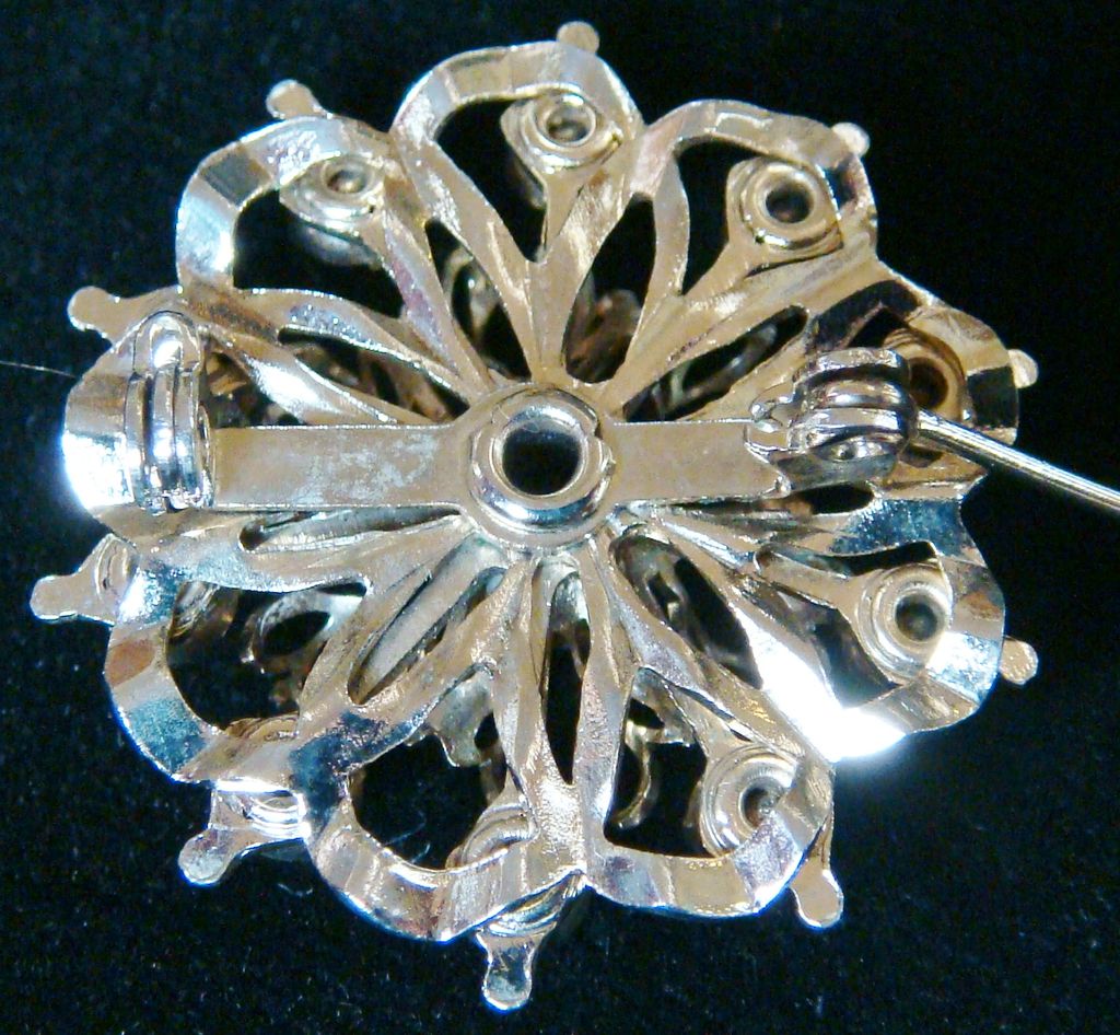 Green & Clear Crystal Rhinestone Snowflake Pin: 1" round Green & Clear Crystal Rhinestone Snowflake Pin: 1" round