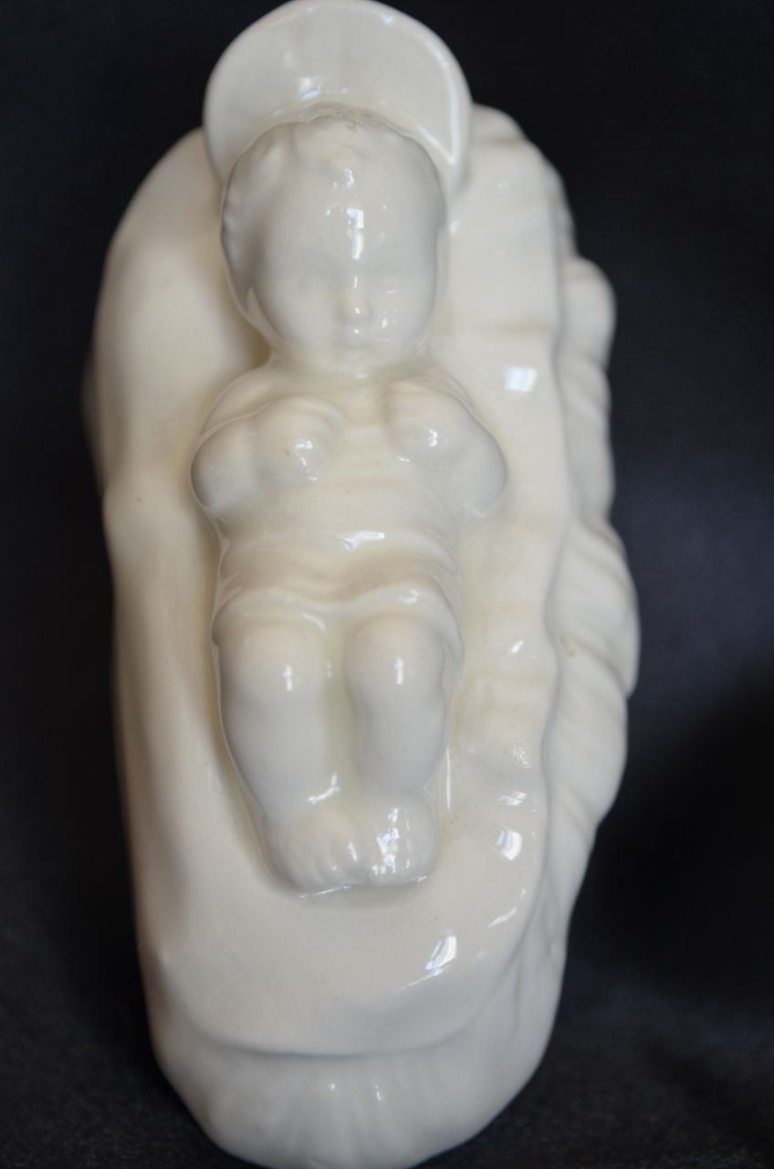 Hummel Infant Jesus Nativity Piece TMK-2 HUM 214A Hummel Infant Jesus Nativity Piece TMK-2 HUM 214A