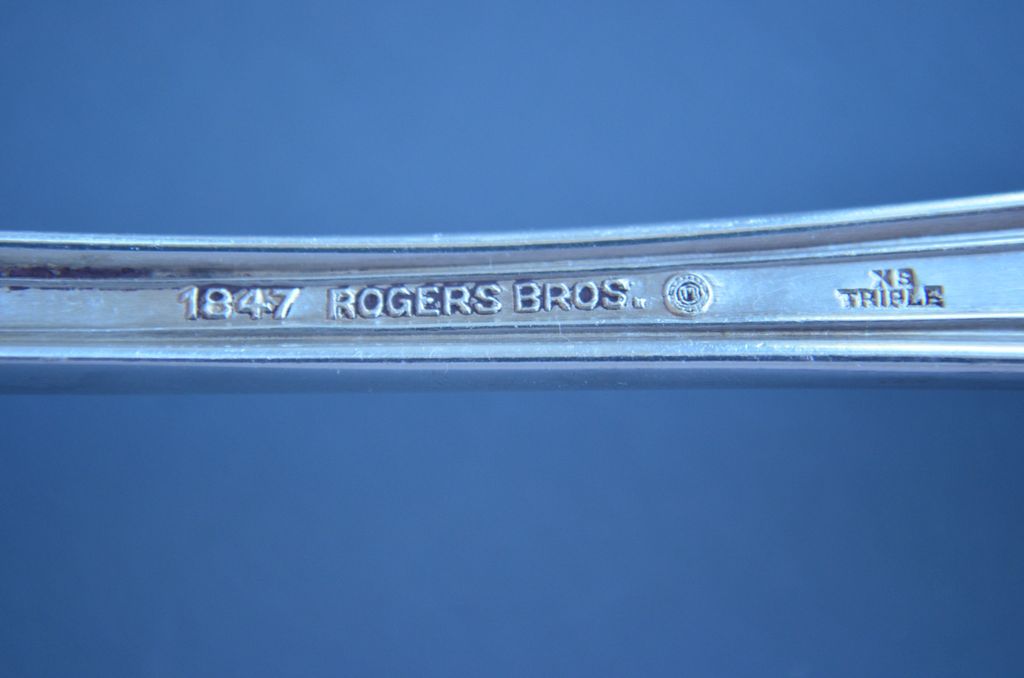 Rogers Bros Berry or Casserole Spoon OLD COLONY 1911 to 1973 Rogers Bros Berry or Casserole Spoon OLD COLONY 1911 to 1973