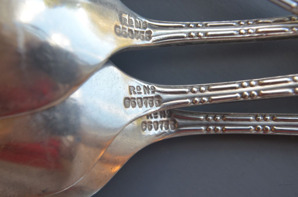 WALKER & HALL Boxed Set 6 Sterling Demitasse Spoons and Sugar Tongs WALKER & HALL Boxed Set 6 Sterling Demitasse Spoons and Sugar Tongs