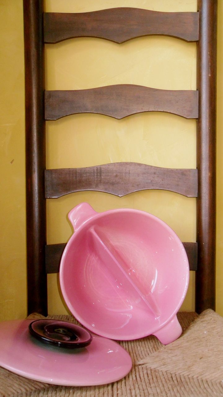 Vintage Large Retro HULL USA Flamingo Pink & Black Divided Covered Casserole Vintage Large Retro HULL USA Flamingo Pink & Black Divided Covered Casserole