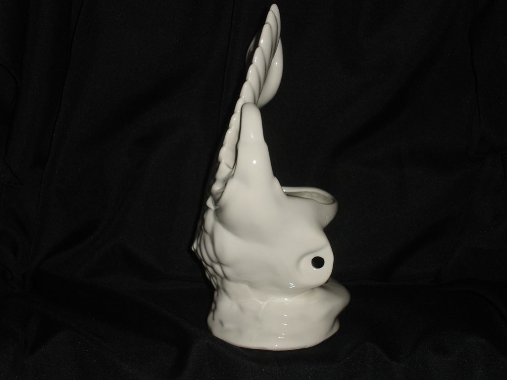 Maddux Swan Planter Maddux Swan Planter