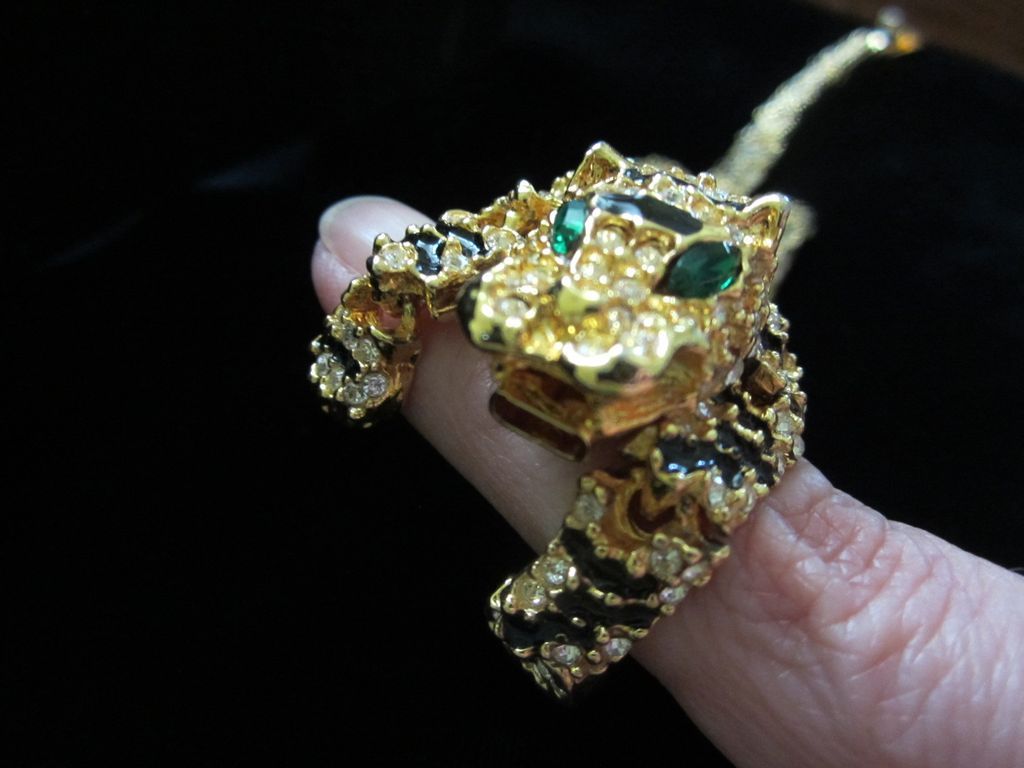 Fabulous Vintage Rhinestone and Enamel Articulated Tiger Bracelet Fabulous Vintage Rhinestone and Enamel Articulated Tiger Bracelet