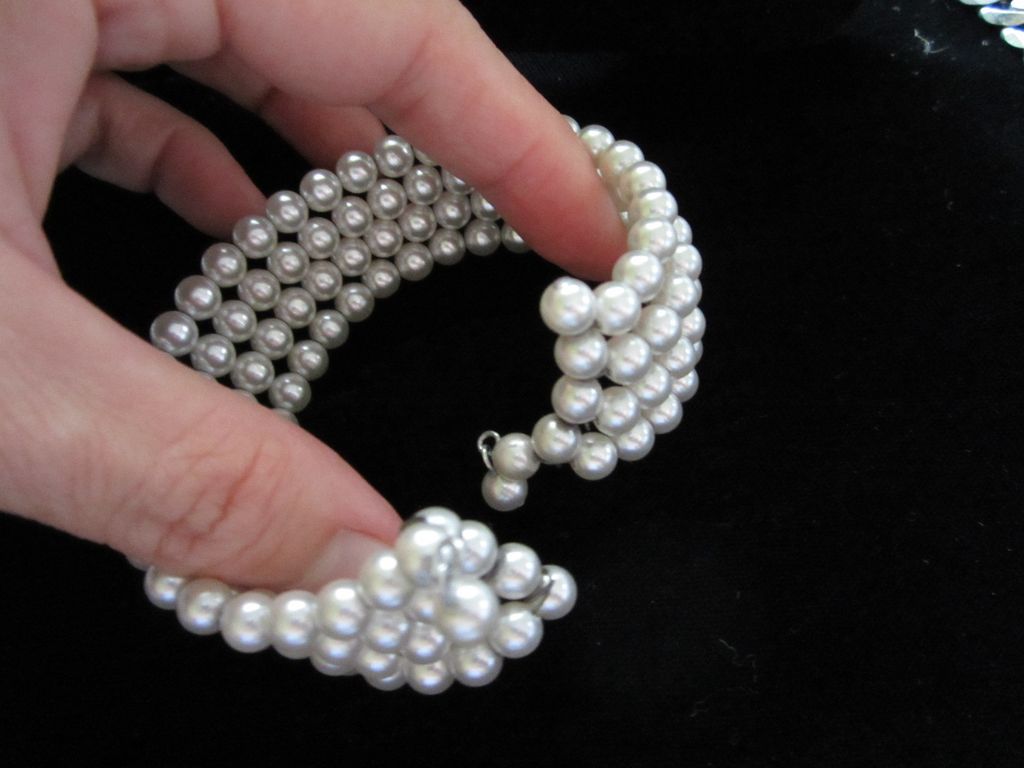 Vintage Faux Pearl Wrap Bracelet Vintage Faux Pearl Wrap Bracelet