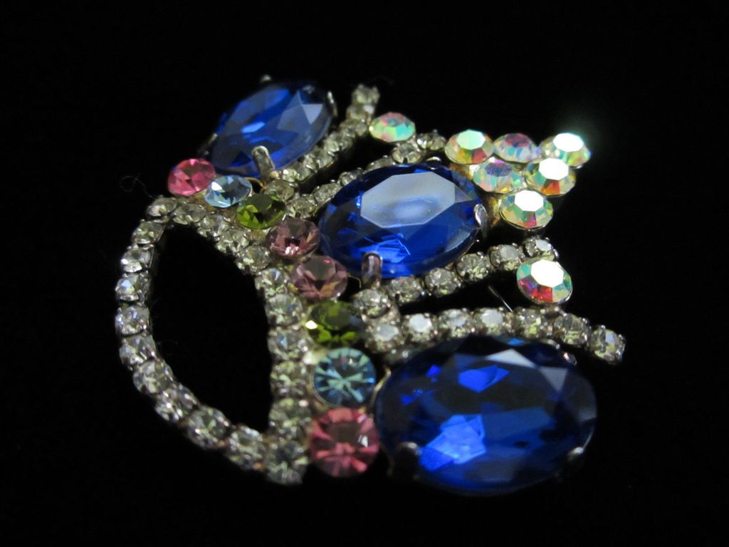 Vintage Dazzling Rhinestone Crown Figural Pin Brooch Vintage Dazzling Rhinestone Crown Figural Pin Brooch