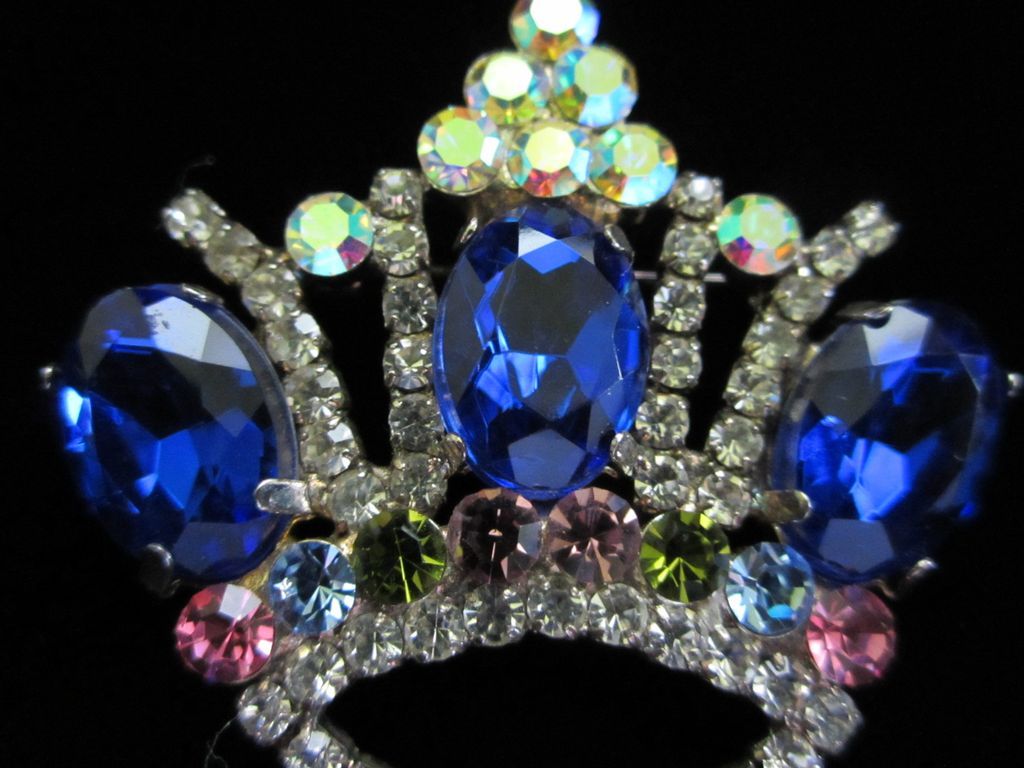 Vintage Dazzling Rhinestone Crown Figural Pin Brooch Vintage Dazzling Rhinestone Crown Figural Pin Brooch