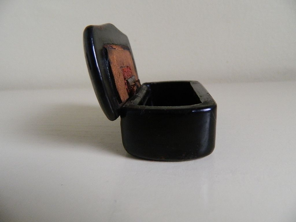 Antique Civil War Era Papier Mache Snuff Box and Civil War Era Notations Antique Civil War Era Papier Mache Snuff Box and Civil War Era Notations