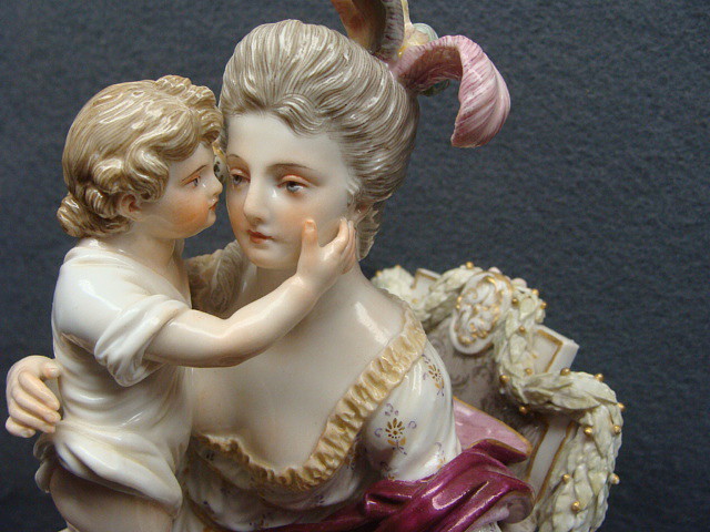 Rare Large Meissen Crossed Swords Figurine Woman With Children Ca 1820 Rare Large Meissen Crossed Swords Figurine Woman With Children Ca 1820