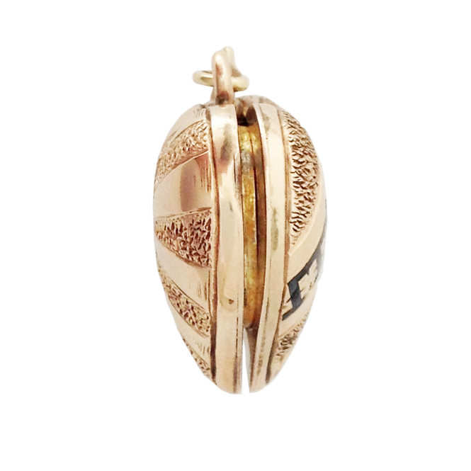 Victorian Taille d'Epargné Rose Gold Covered Heart Locket Victorian Taille d'Epargné Rose Gold Covered Heart Locket