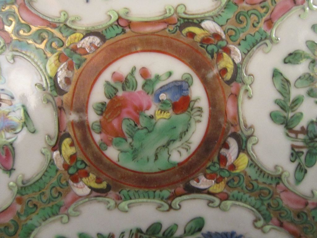 19th Century Chinese Export Porcelain Rose Medallion Rectangular Open Vegetable Serving Dish 19th Century Chinese Export Porcelain Rose Medallion Rectangular Open Vegetable Serving Dish