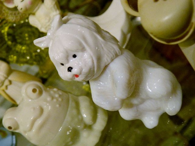 Avon Collectable Milk Glass Celluloid "Sweet Tooth Terrier" Cotillion Cologne Avon Collectable Milk Glass Celluloid "Sweet Tooth Terrier" Cotillion Cologne