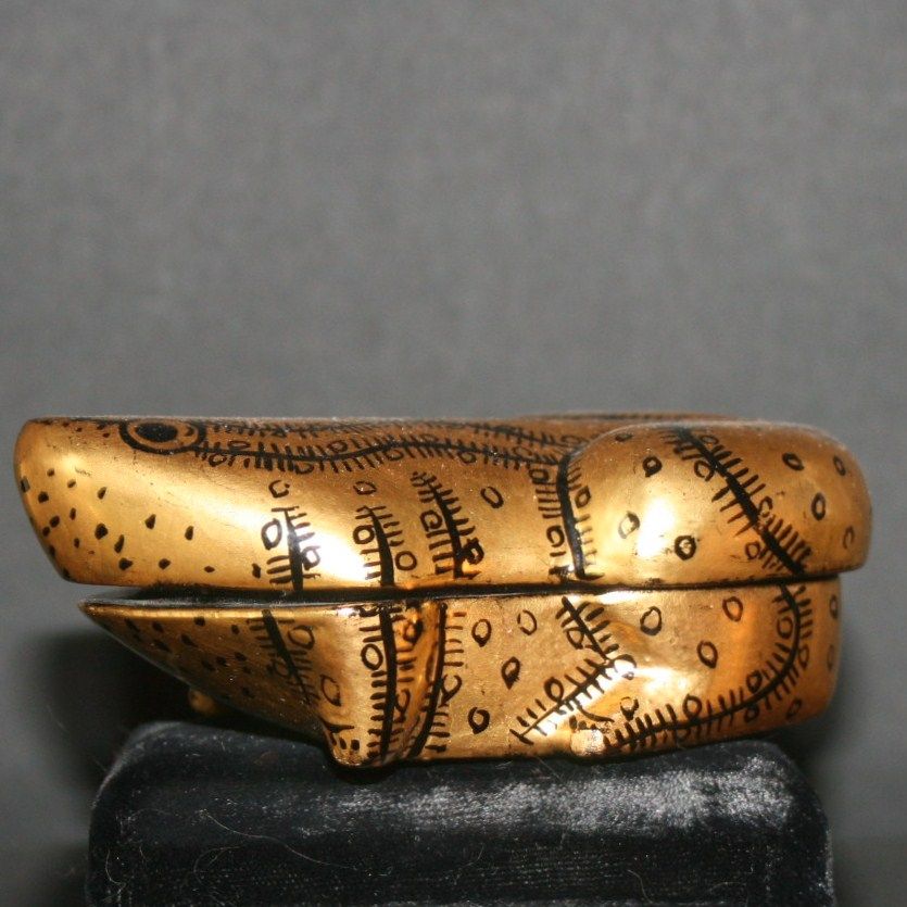 Burma Gold and Black Frog Box Burma Gold and Black Frog Box