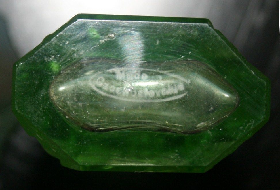 Vintage Czechoslovakia Perfume Bottles Green Scalloped Stopper Vintage Czechoslovakia Perfume Bottles Green Scalloped Stopper