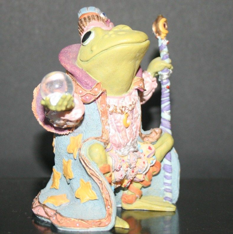 # 1 in the Series Wizard Of Camelot Frog "Hamilton Collection" Sculpture Collection and Advertisement # 1 in the Series Wizard Of Camelot Frog "Hamilton Collection" Sculpture Collection and Advertisement