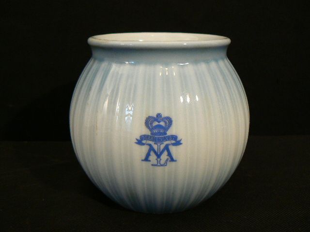 Vintage Hotel & Casino Marienlyst Bing & Grondahl - Danish porcelain vase Vintage Hotel & Casino Marienlyst Bing & Grondahl - Danish porcelain vase