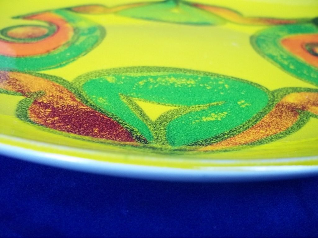 Poole Pottery Yellow Delphis Plate By Valerie Pullen c.1974 Poole Pottery Yellow Delphis Plate By Valerie Pullen c.1974