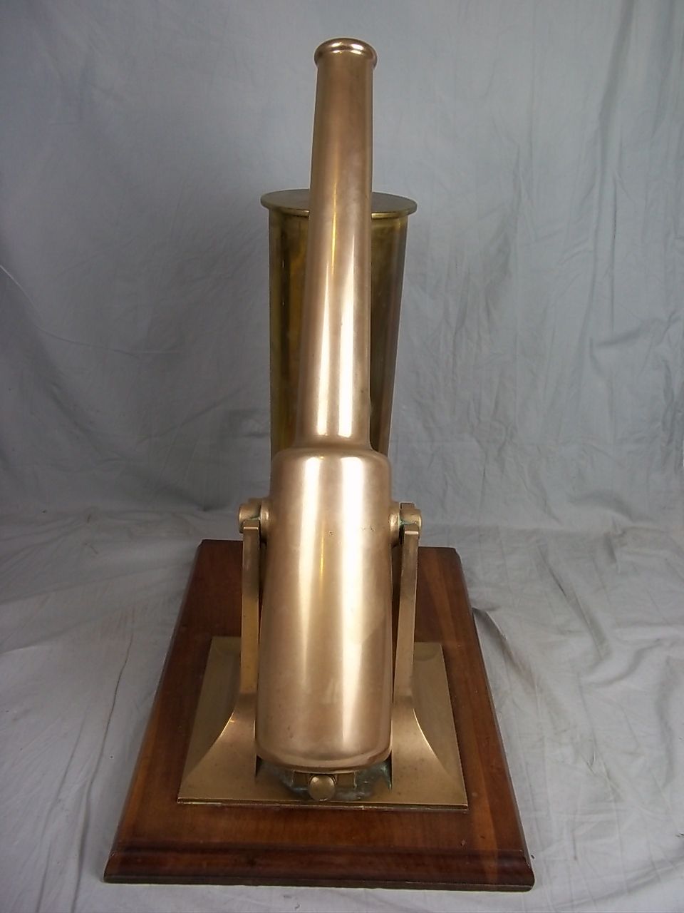 Hefty Model Of RML Armstrong Naval Gun Table Gong - Mess Piece From HMS Nelson Hefty Model Of RML Armstrong Naval Gun Table Gong - Mess Piece From HMS Nelson