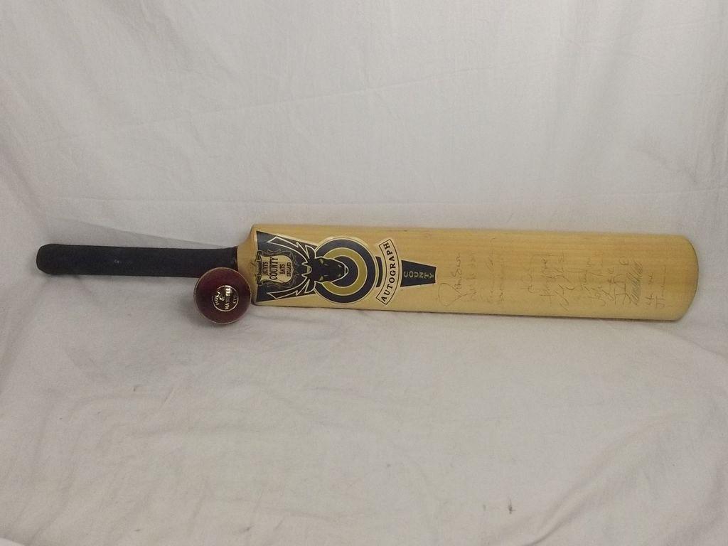 Hunts County Bats England Signature Series Signed Cricket Bat & Ball