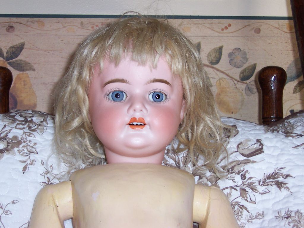 26" Antique S&H 5000 Doll - Unique Look & Pretty Features 26" Antique S&H 5000 Doll - Unique Look & Pretty Features