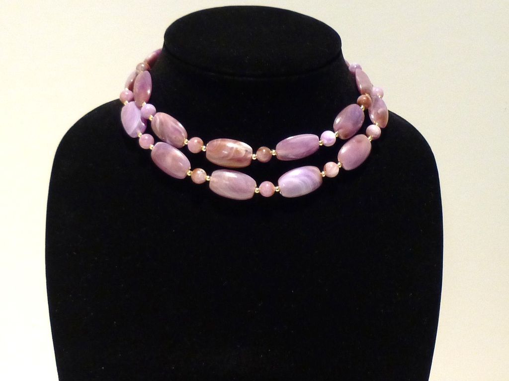 1970s Lavender Bead Necklace with Gold-Tone Balls 1970s Lavender Bead Necklace with Gold-Tone Balls