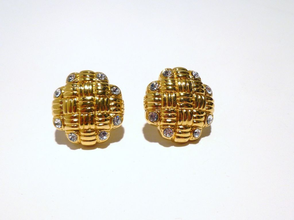 Stunning Oscar de la Renta Vintage Earrings Stunning Oscar de la Renta Vintage Earrings