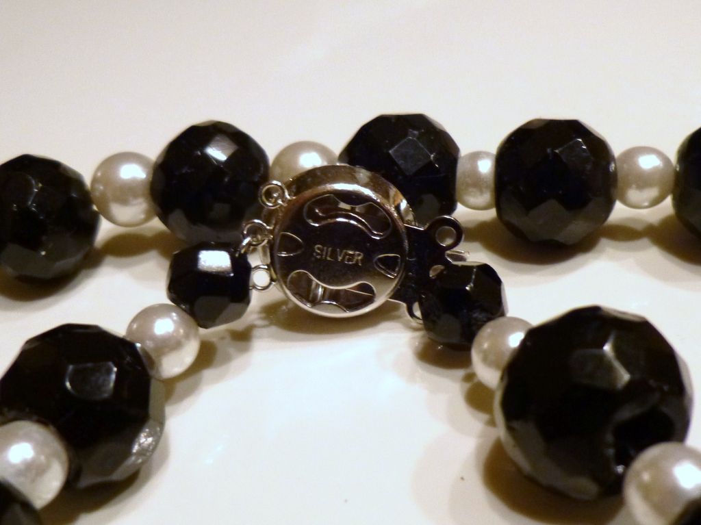 Black Onyx and Faux Pearl Necklace with Silver Clasp Black Onyx and Faux Pearl Necklace with Silver Clasp