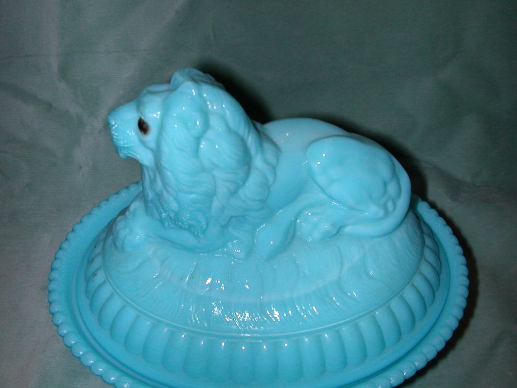Westmoreland Blue Milk Glass Lion Covered Dish. Westmoreland Blue Milk Glass Lion Covered Dish.