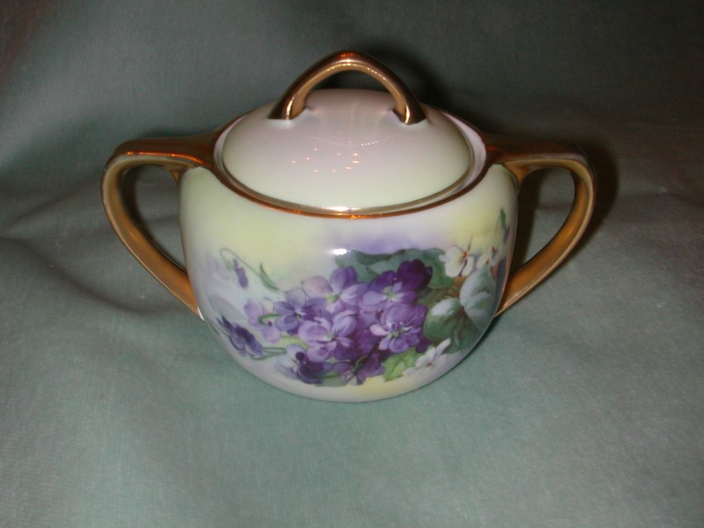 Royal Rudolstadt Violet Creamer and Covered Sugar. Royal Rudolstadt Violet Creamer and Covered Sugar.