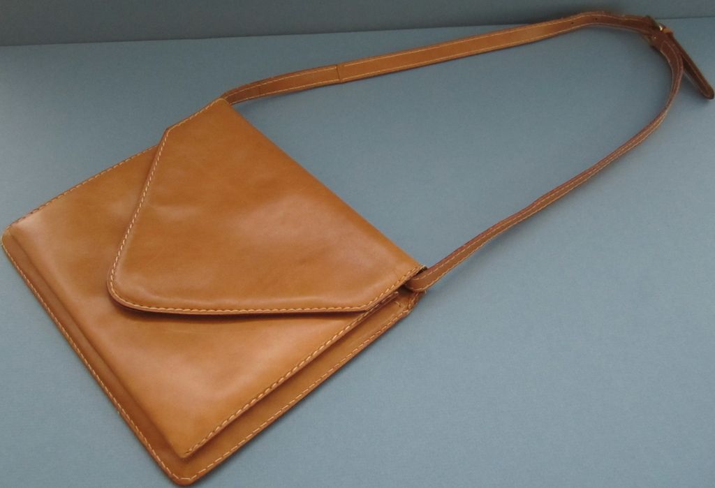 Beautiful Vintage Italian Leather Shoulder Bag Beautiful Vintage Italian Leather Shoulder Bag