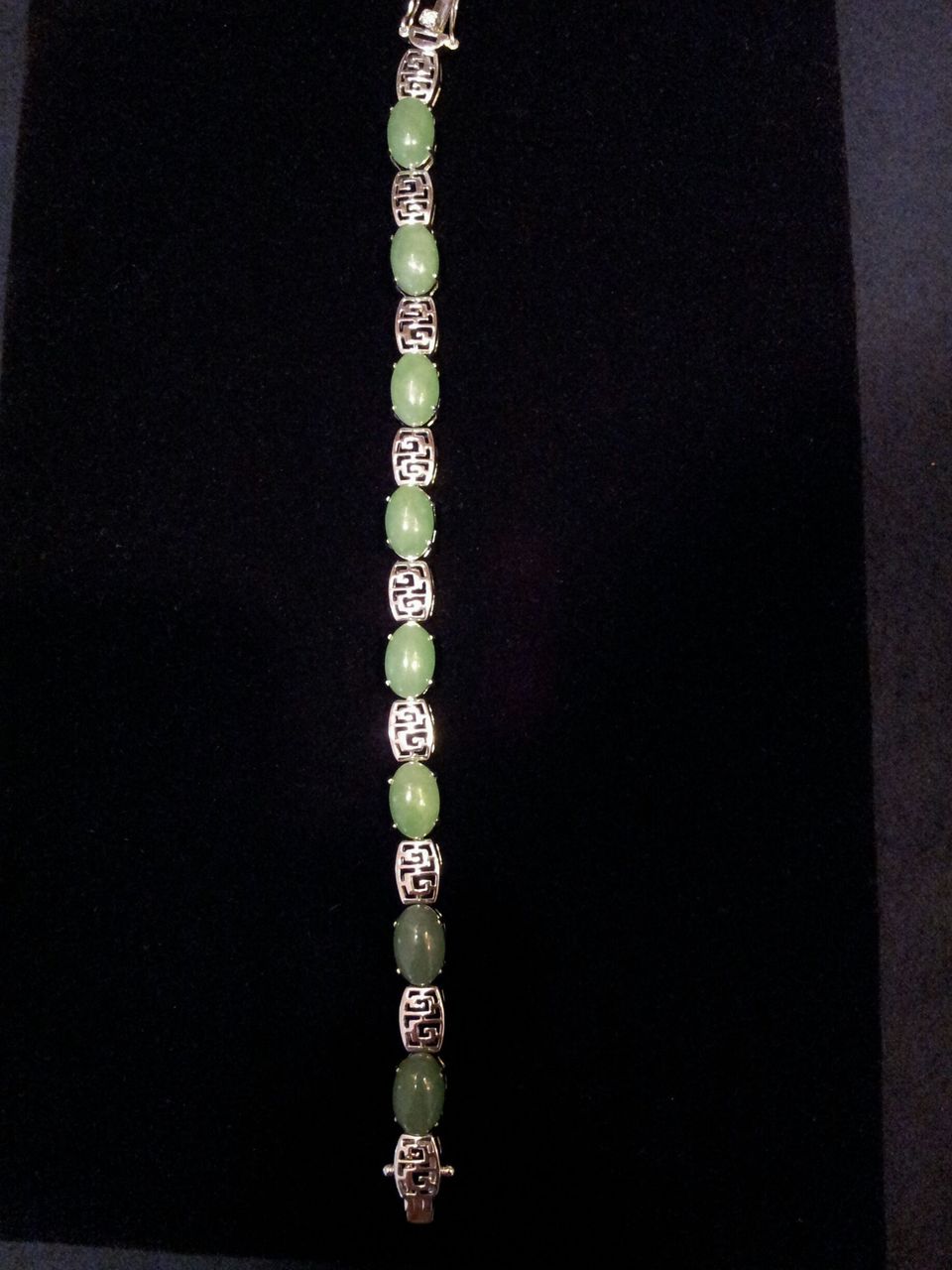 Vintage Chinese Green Jade Sterling Silver Bracelet Vintage Chinese Green Jade Sterling Silver Bracelet