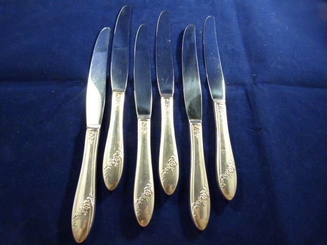 Queen Bess Silverplate Flatware 1946 Oneida Tudor Plate 6 Dinner Knives Queen Bess Silverplate Flatware 1946 Oneida Tudor Plate 6 Dinner Knives