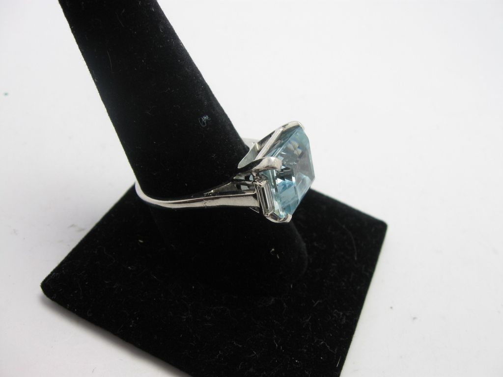 ART DECO 14K White Gold with Large Emerald cut Aquamarine Diamonds S10 ART DECO 14K White Gold with Large Emerald cut Aquamarine Diamonds S10
