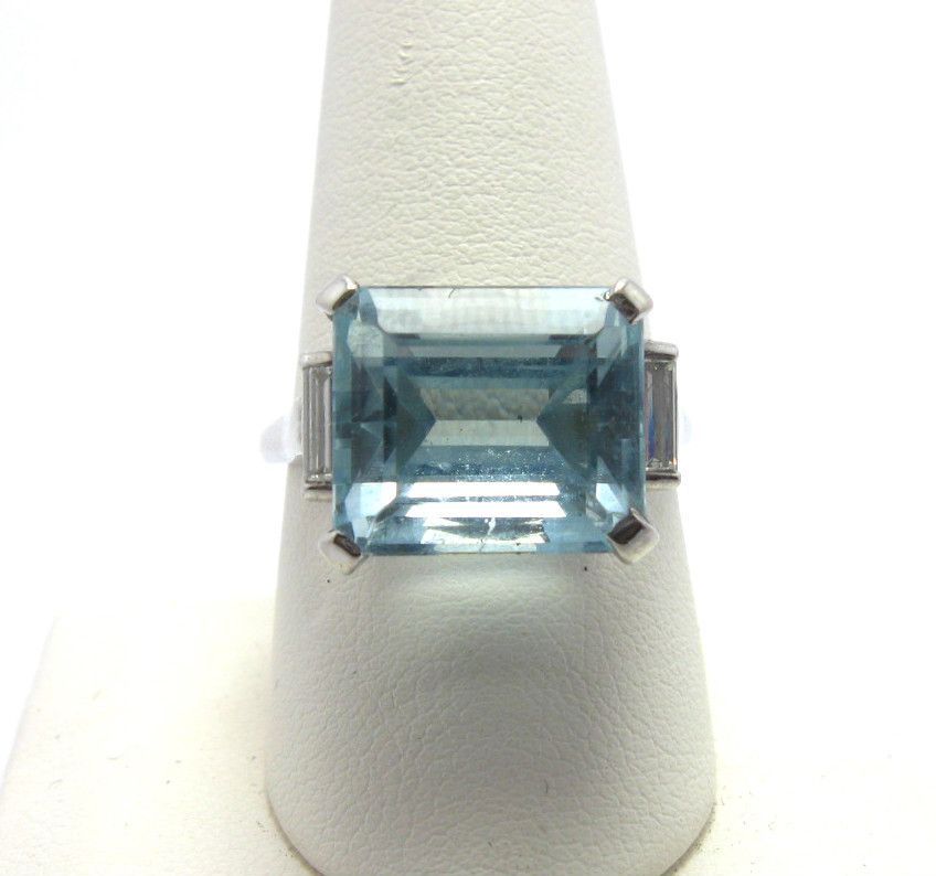 ART DECO 14K White Gold with Large Emerald cut Aquamarine Diamonds S10 ART DECO 14K White Gold with Large Emerald cut Aquamarine Diamonds S10