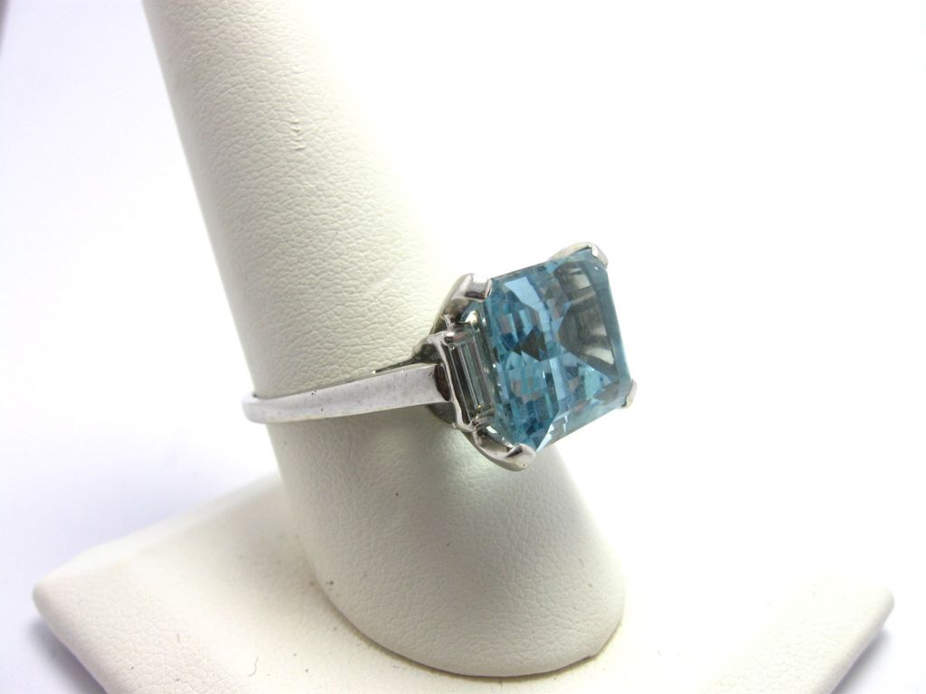 ART DECO 14K White Gold with Large Emerald cut Aquamarine Diamonds S10 ART DECO 14K White Gold with Large Emerald cut Aquamarine Diamonds S10