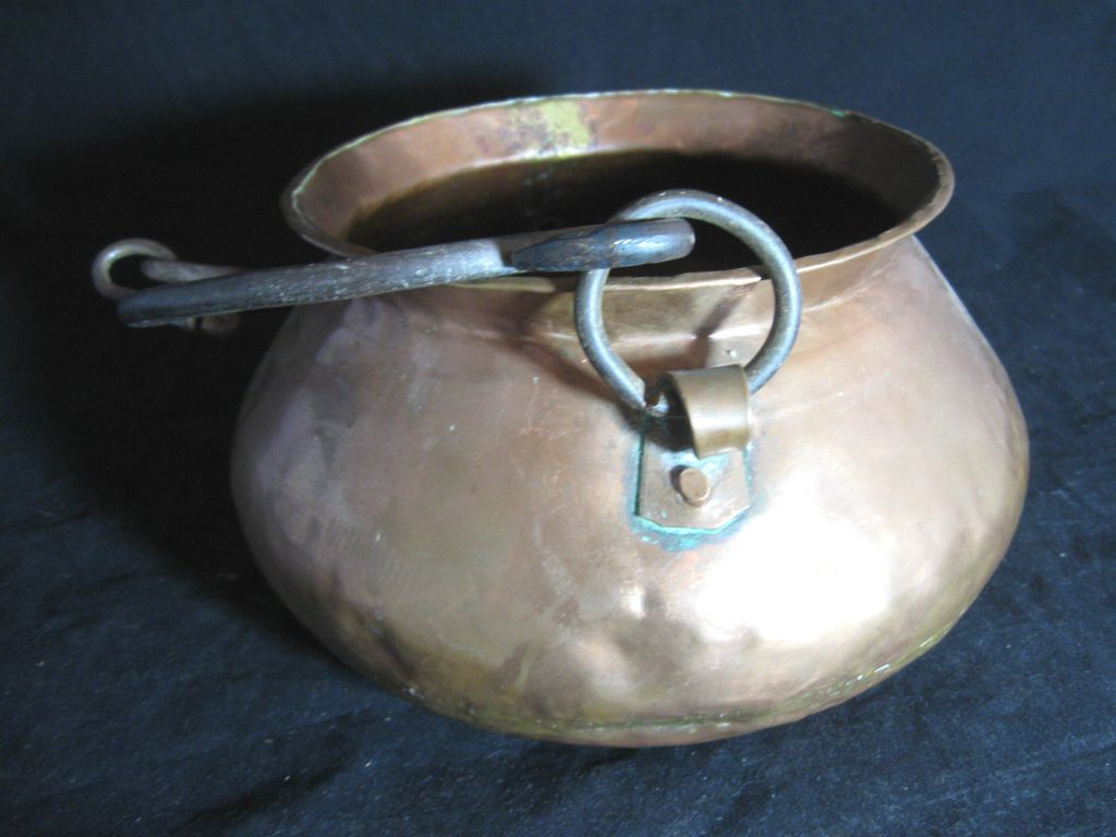 Primitive COPPER Kettle Pot Cauldron with Handle Primitive COPPER Kettle Pot Cauldron with Handle