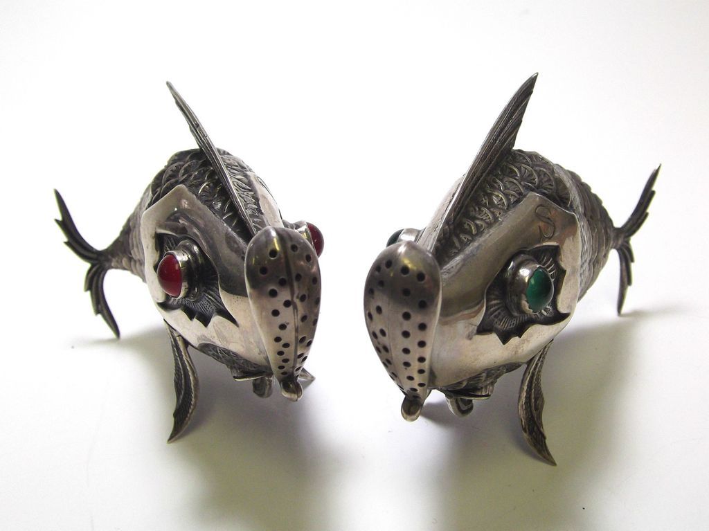 RARE Antique Vintage Sterling Silver Articulated FISH Salt & Pepper Shakers RARE Antique Vintage Sterling Silver Articulated FISH Salt & Pepper Shakers