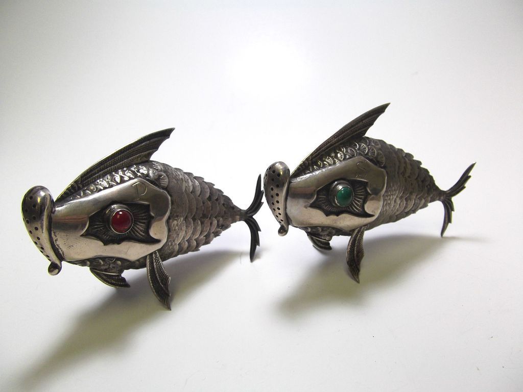 RARE Antique Vintage Sterling Silver Articulated FISH Salt & Pepper Shakers RARE Antique Vintage Sterling Silver Articulated FISH Salt & Pepper Shakers