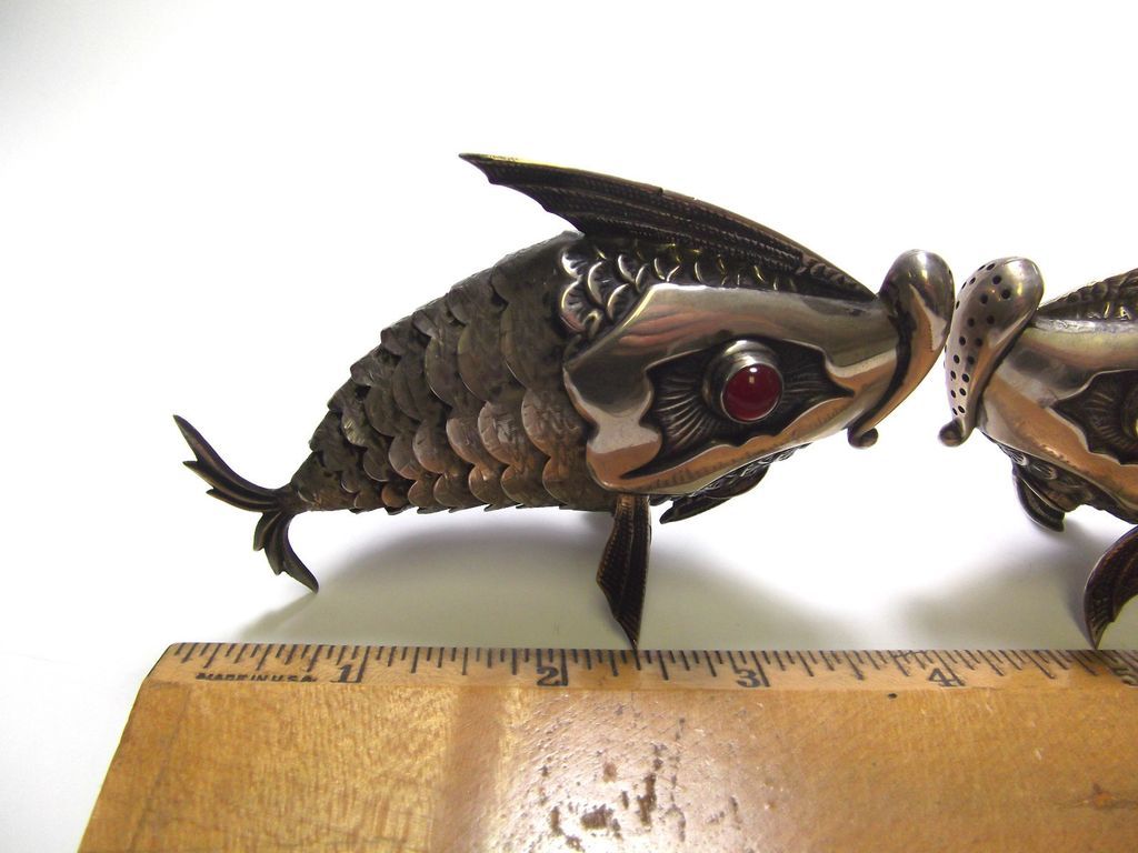 RARE Antique Vintage Sterling Silver Articulated FISH Salt & Pepper Shakers RARE Antique Vintage Sterling Silver Articulated FISH Salt & Pepper Shakers
