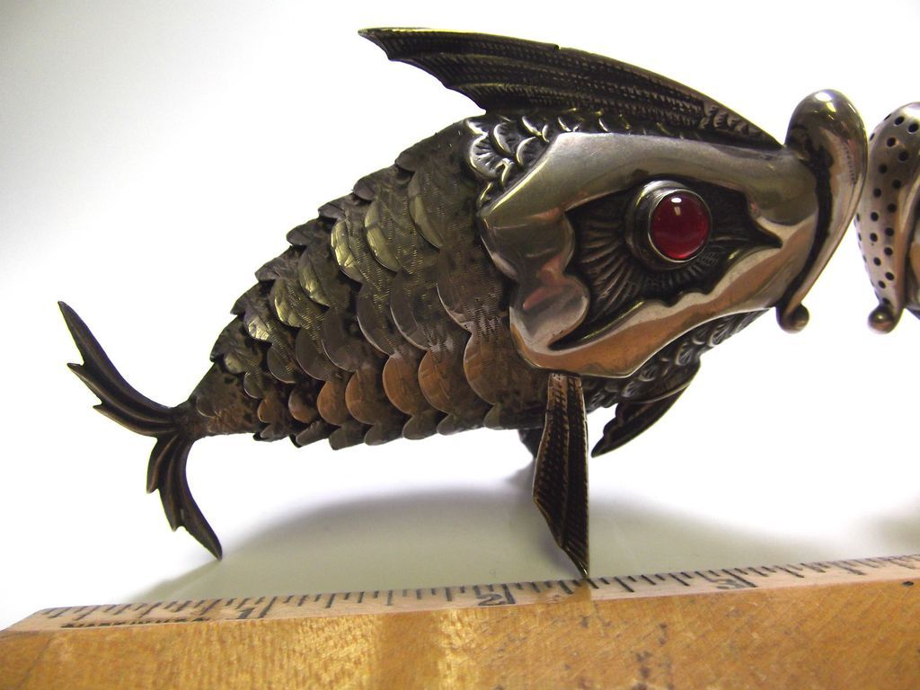 RARE Antique Vintage Sterling Silver Articulated FISH Salt & Pepper Shakers RARE Antique Vintage Sterling Silver Articulated FISH Salt & Pepper Shakers