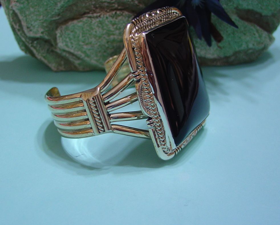 Vintage Native American Sterling Black Onyx Cuff Bracelet. Vintage Native American Sterling Black Onyx Cuff Bracelet.