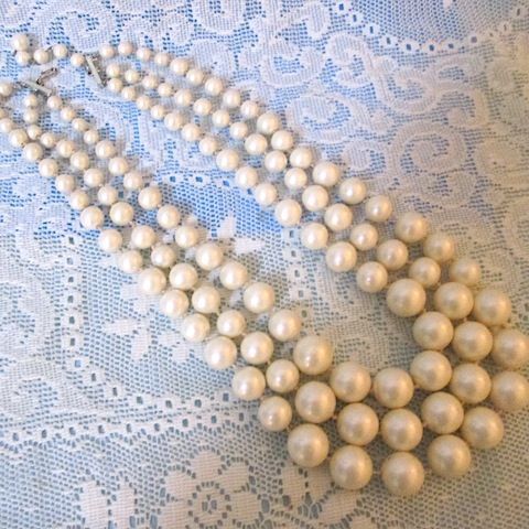 Vintage Triple Strand 'WoW' of a Graduating Faux Pearl Necklace Vintage Triple Strand 'WoW' of a Graduating Faux Pearl Necklace