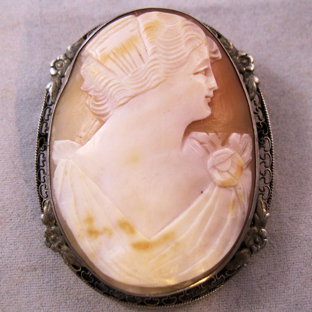 Edwardian Cameo Brooch Large Sterling Bezel Antique Edwardian Cameo Brooch Large Sterling Bezel Antique